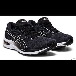 NWOT Asics Gel-Cumulus-22 Running Shoes